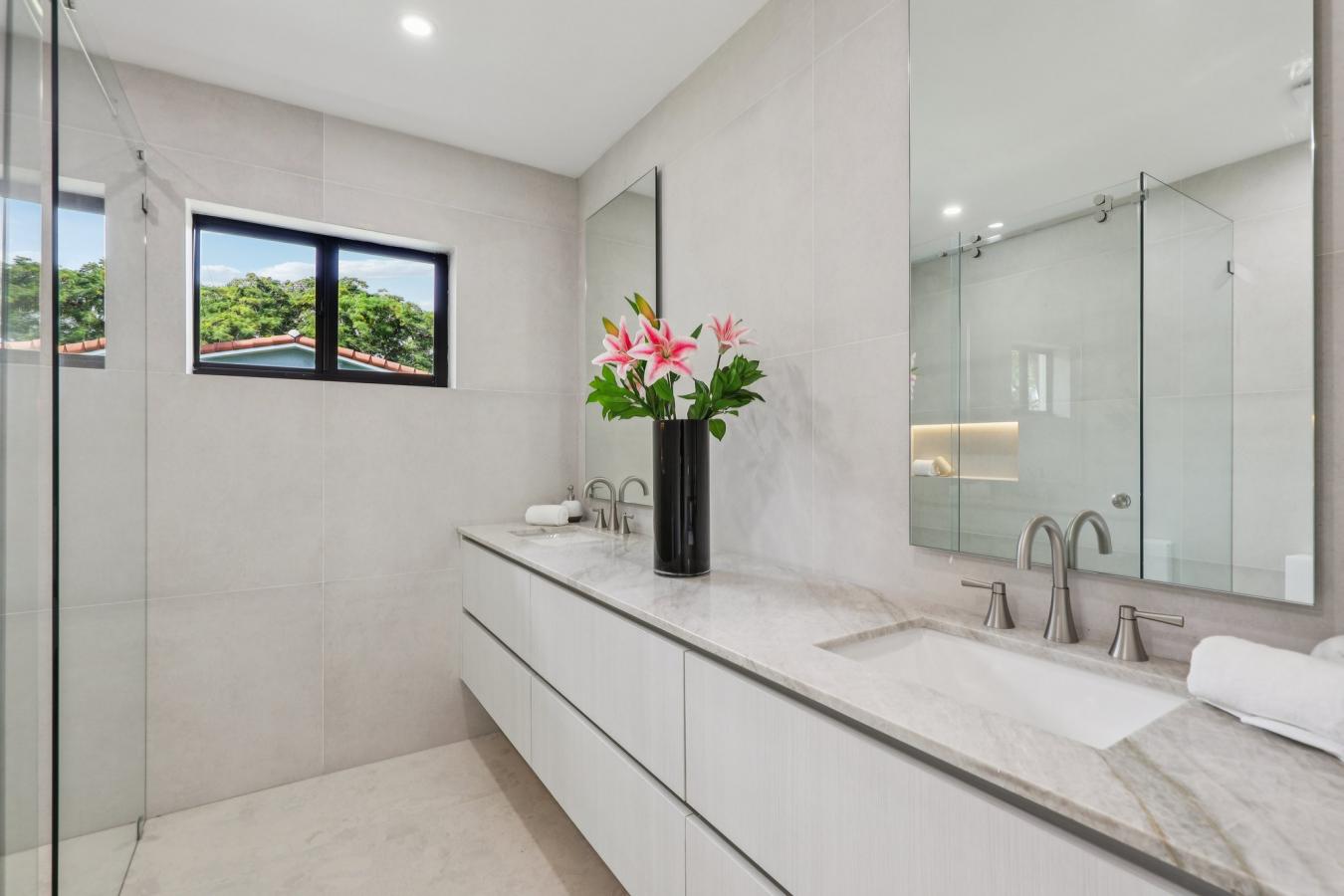 Palmetto Bay, Florida, 33157, United States, 4 Bedrooms Bedrooms, ,3 BathroomsBathrooms,Residential,For Sale,1987452