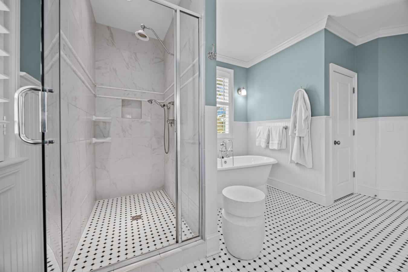 Greensboro, Guilford, 27408, United States, 5 Bedrooms Bedrooms, ,5 BathroomsBathrooms,Residential,For Sale,1987453