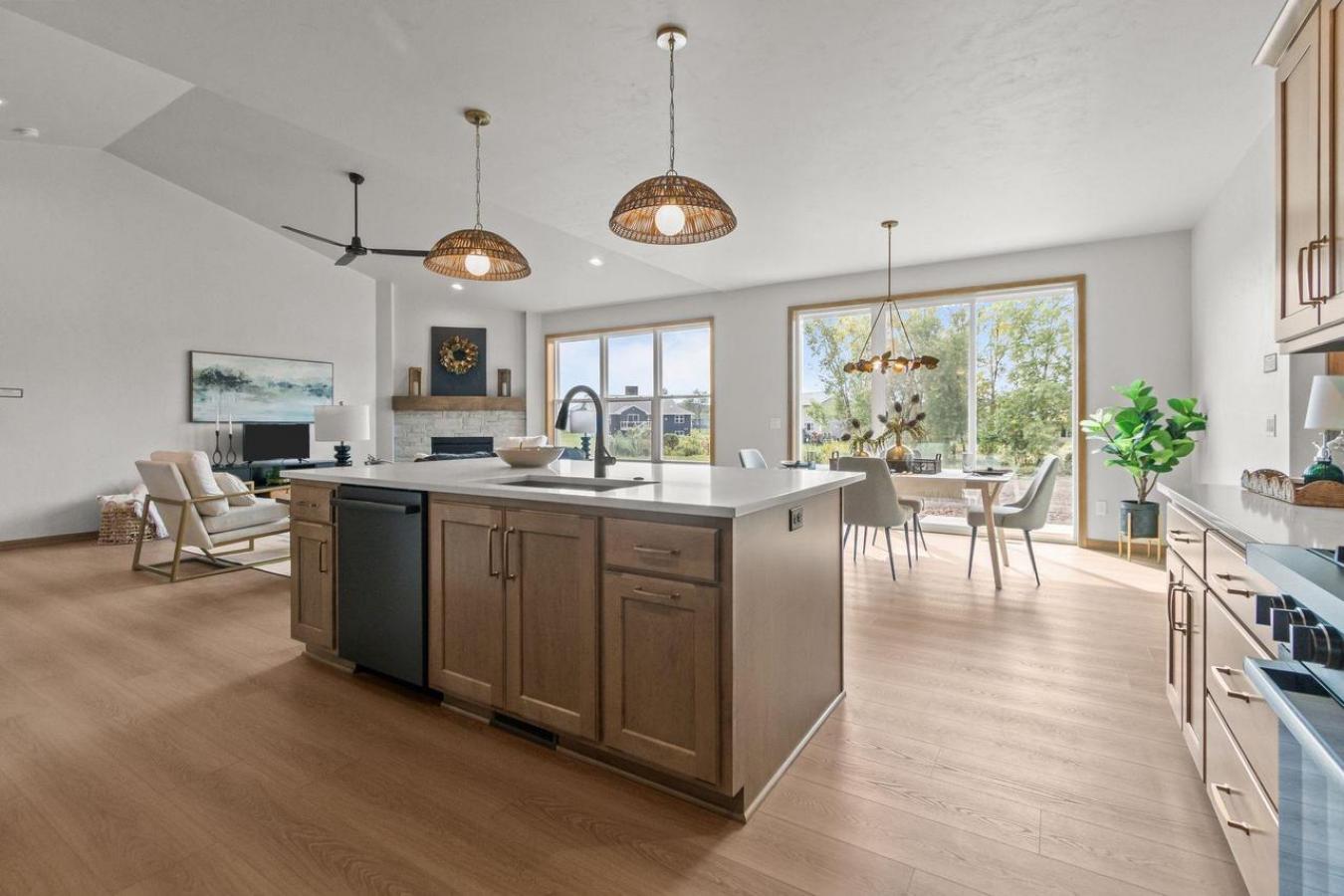 Green Bay, BROWN, 54311, United States, 4 Bedrooms Bedrooms, ,3 BathroomsBathrooms,Residential,For Sale,1987451