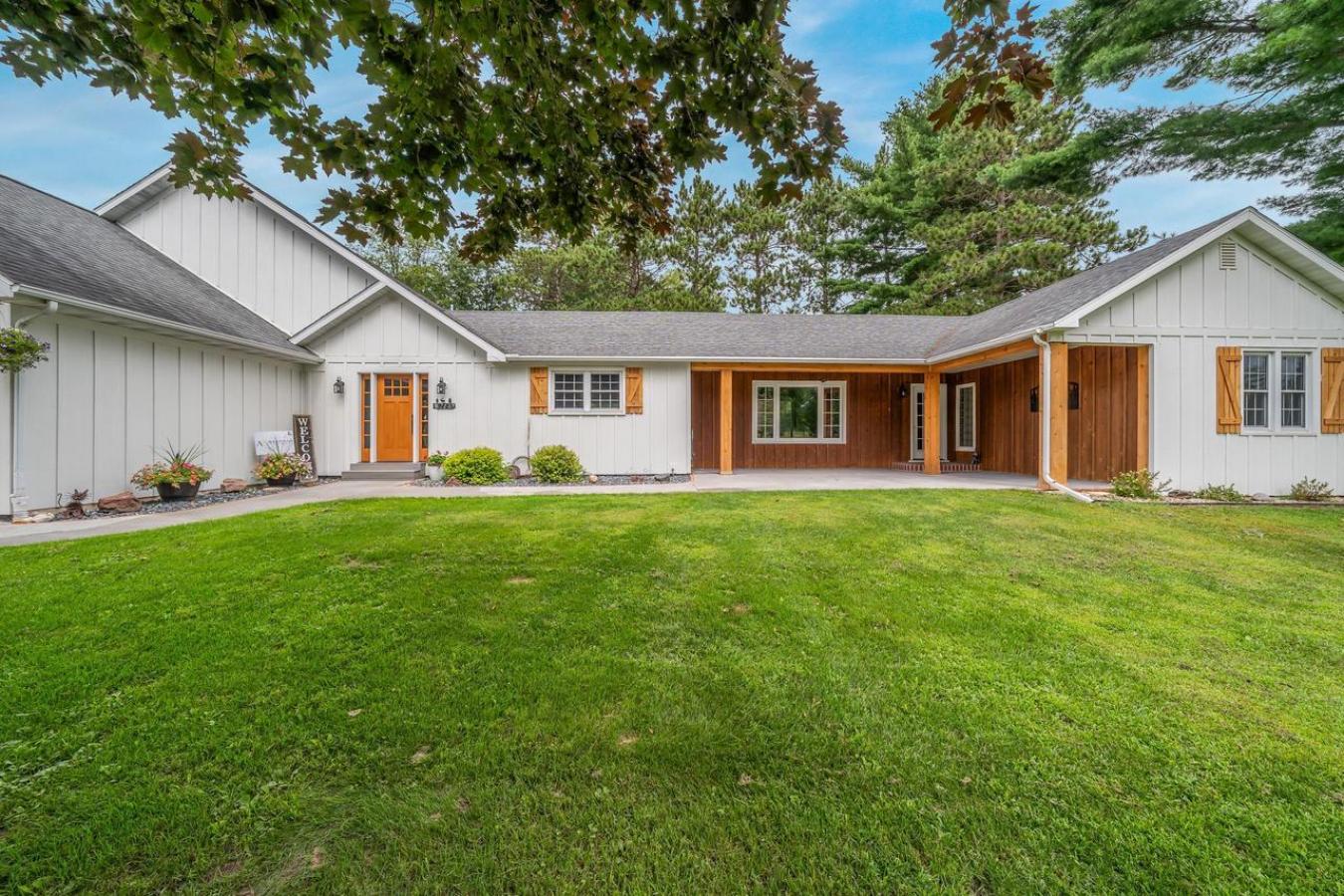 AURORA, WAUSHARA, 54923, United States, 4 Bedrooms Bedrooms, ,2 BathroomsBathrooms,Residential,For Sale,1987450