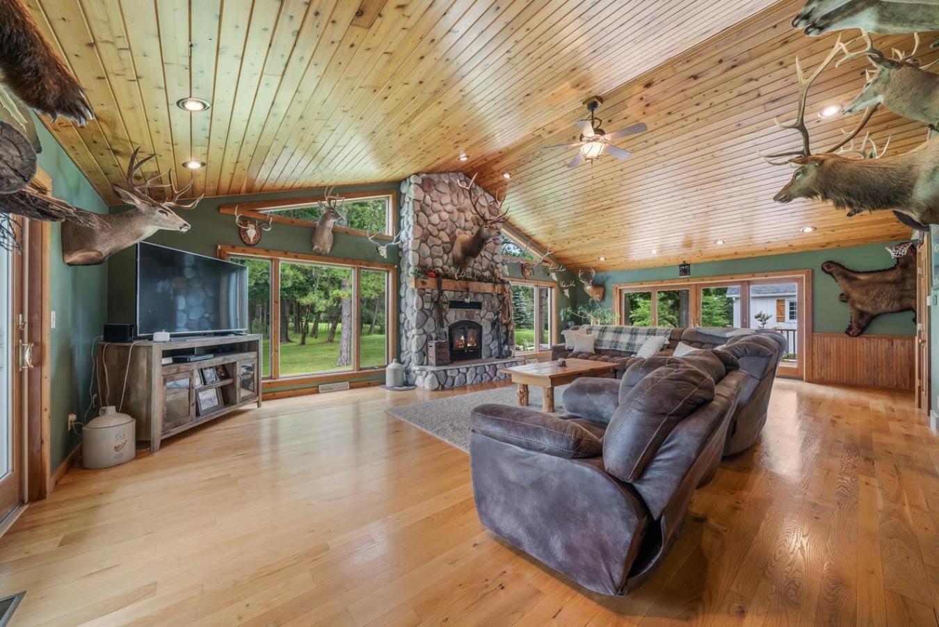 AURORA, WAUSHARA, 54923, United States, 4 Bedrooms Bedrooms, ,2 BathroomsBathrooms,Residential,For Sale,1987450