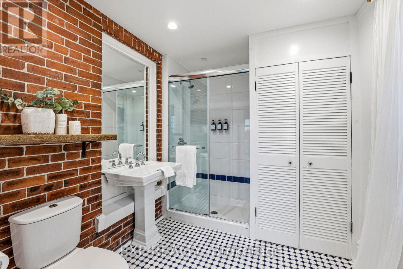 Hamilton Township, ON, K9A4J7, Canada, 5 Bedrooms Bedrooms, ,2 BathroomsBathrooms,Residential,For Sale,1988678