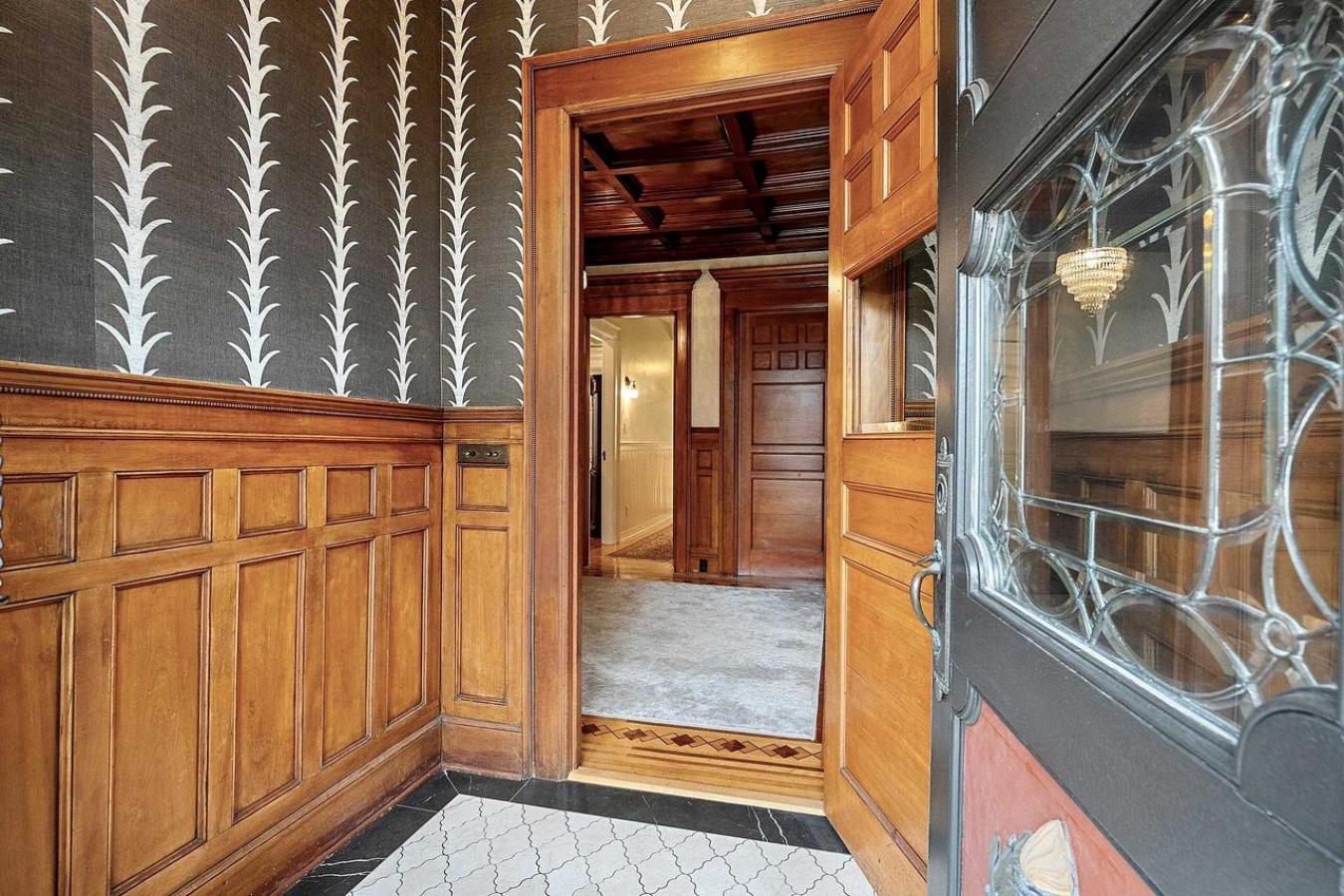 GREEN BAY, BROWN, 54301, United States, 8 Bedrooms Bedrooms, ,4 BathroomsBathrooms,Residential,For Sale,1988676