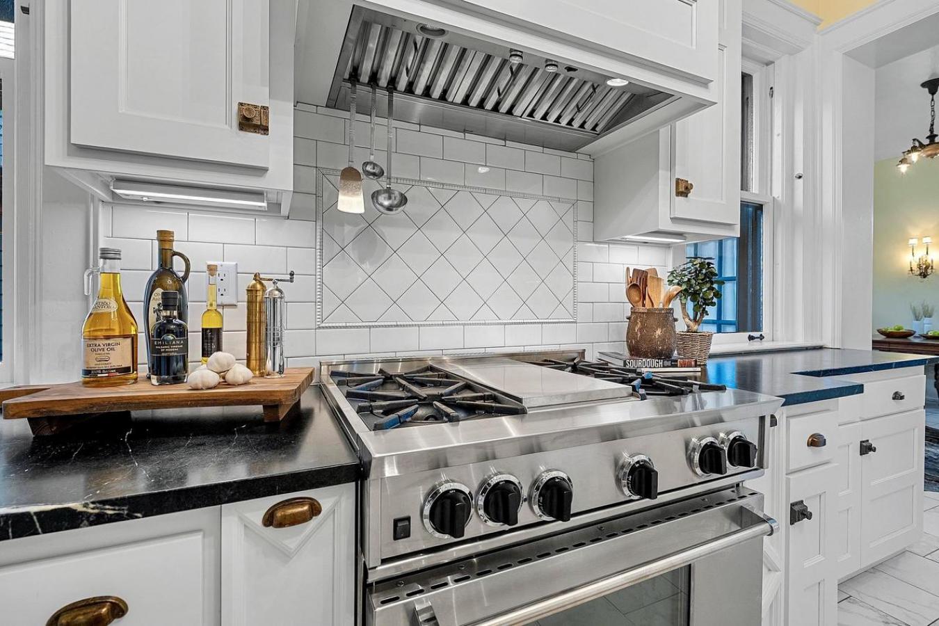 GREEN BAY, BROWN, 54301, United States, 8 Bedrooms Bedrooms, ,4 BathroomsBathrooms,Residential,For Sale,1988676