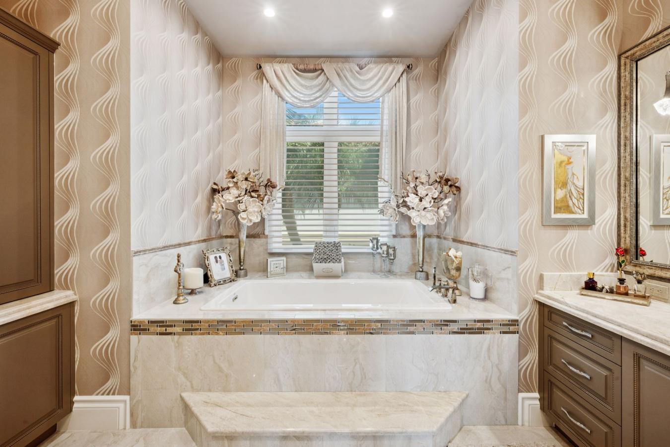 Miromar Lakes, Florida, 33913, United States, 5 Bedrooms Bedrooms, ,4 BathroomsBathrooms,Residential,For Sale,1987448