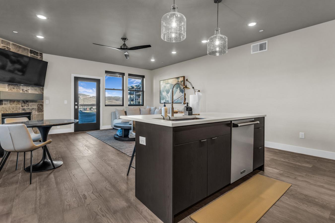 Heber City, Utah, 84032, United States, 3 Bedrooms Bedrooms, ,2 BathroomsBathrooms,Residential,For Sale,1988670