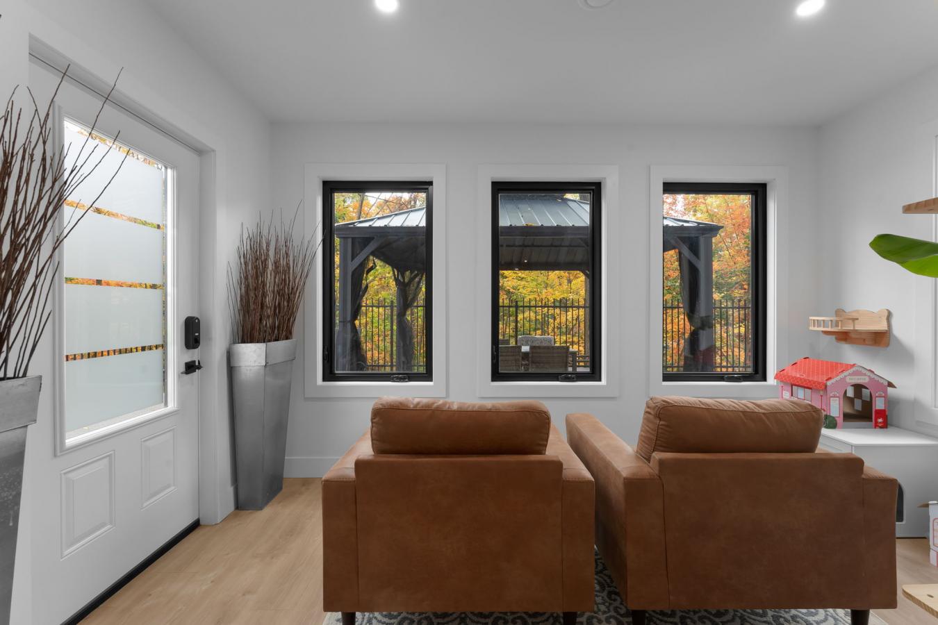 Vineland, ON, L0R 2C0, Canada, 4 Bedrooms Bedrooms, ,3 BathroomsBathrooms,Residential,For Sale,1988668