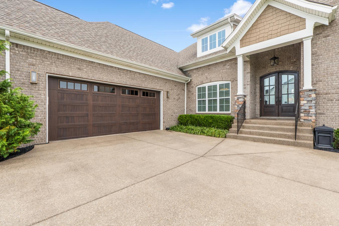 Louisville, Kentucky, 40245, United States, 4 Bedrooms Bedrooms, ,3 BathroomsBathrooms,Residential,For Sale,1990272