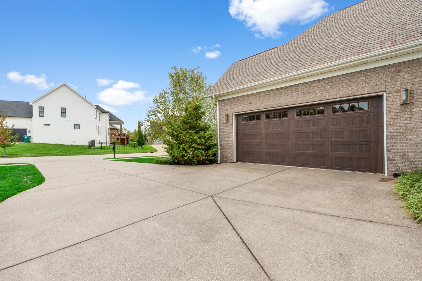 Louisville, Kentucky, 40245, United States, 4 Bedrooms Bedrooms, ,3 BathroomsBathrooms,Residential,For Sale,1990272