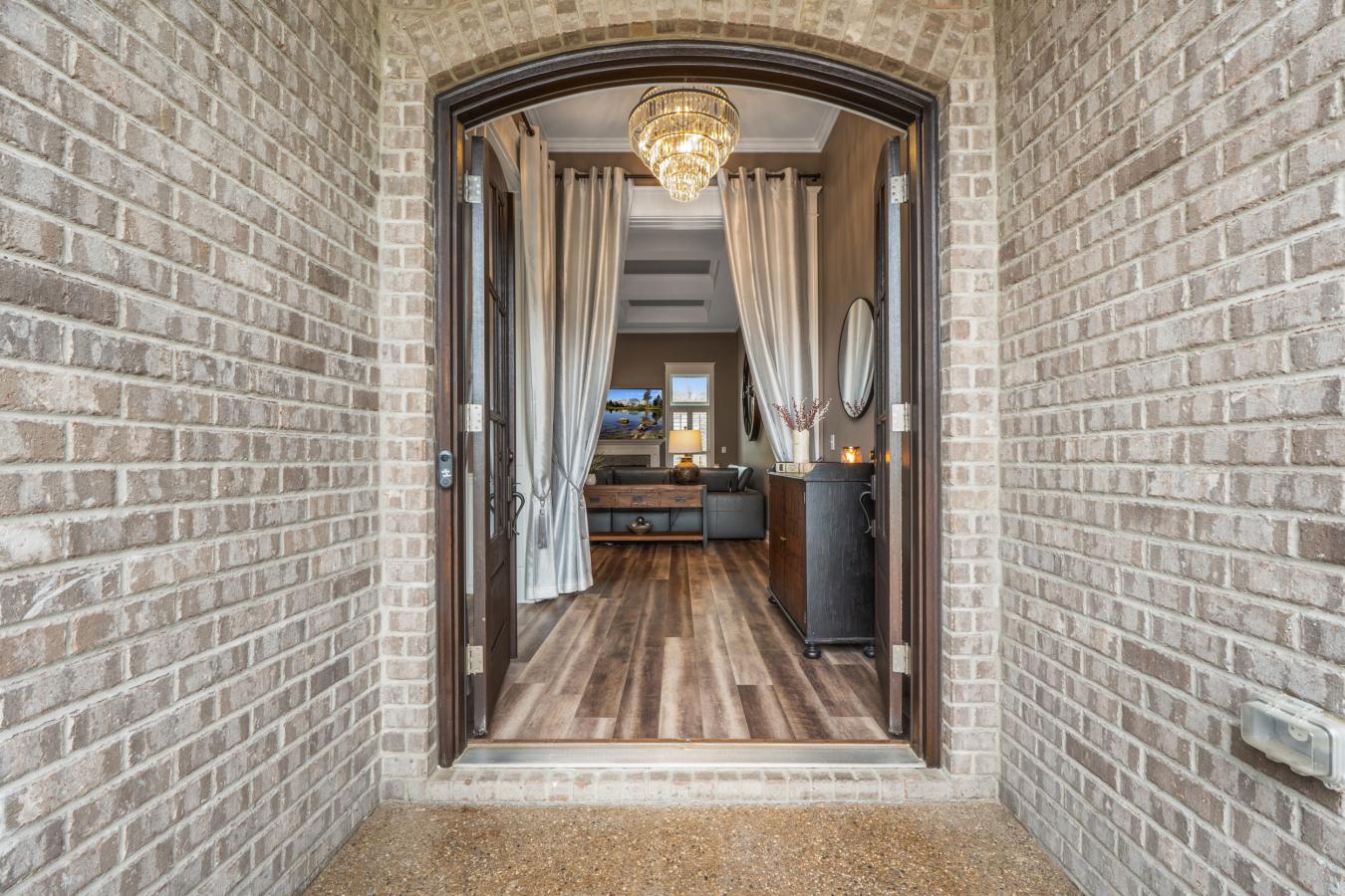 Louisville, Kentucky, 40245, United States, 4 Bedrooms Bedrooms, ,3 BathroomsBathrooms,Residential,For Sale,1990272