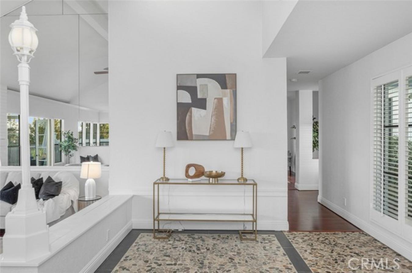 Orange, Orange, 92869, United States, 2 Bedrooms Bedrooms, ,2 BathroomsBathrooms,Residential,For Sale,1988666