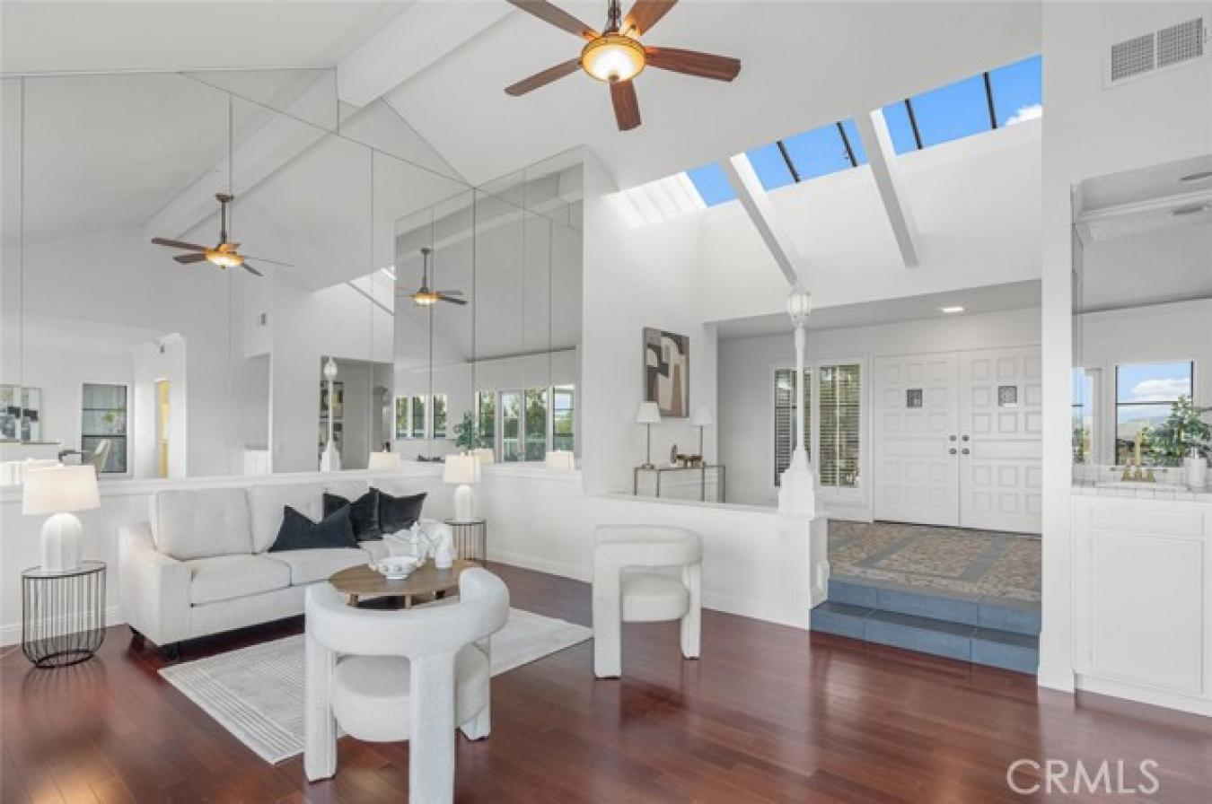 Orange, Orange, 92869, United States, 2 Bedrooms Bedrooms, ,2 BathroomsBathrooms,Residential,For Sale,1988666