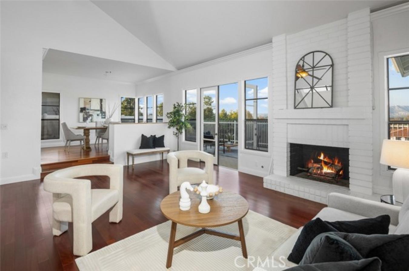 Orange, Orange, 92869, United States, 2 Bedrooms Bedrooms, ,2 BathroomsBathrooms,Residential,For Sale,1988666