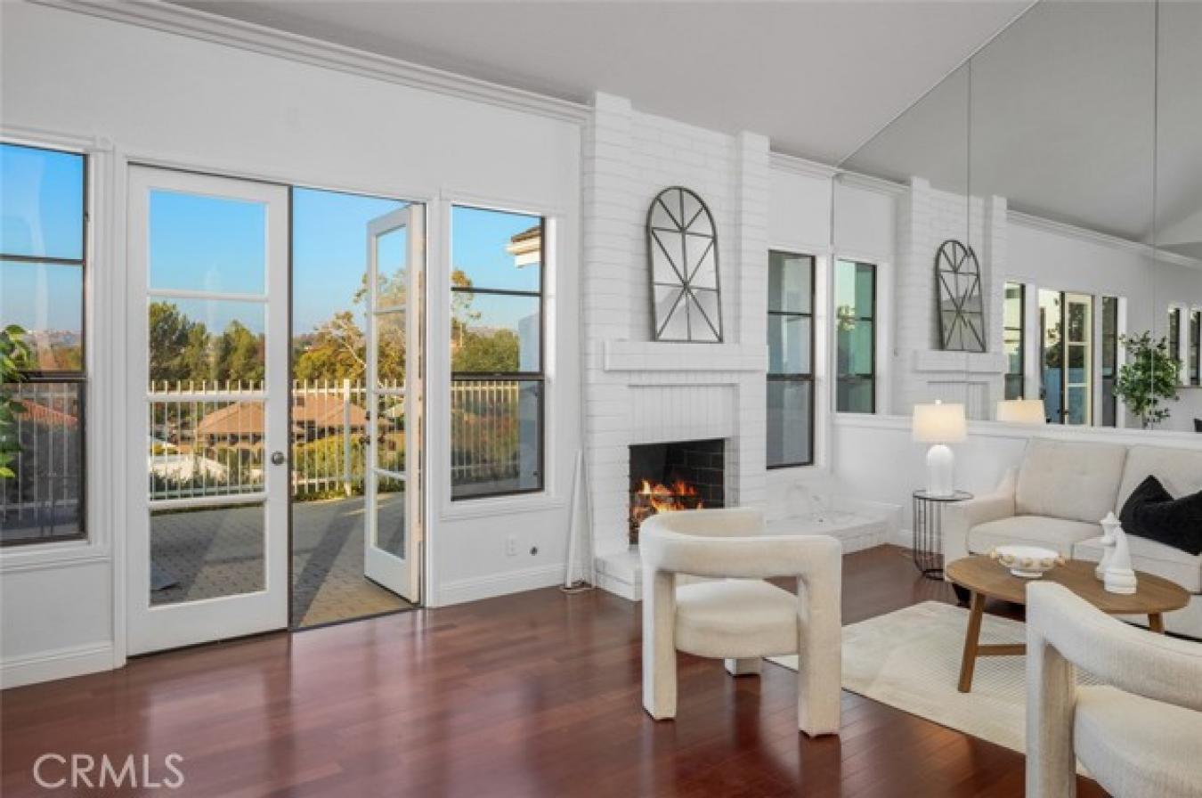 Orange, Orange, 92869, United States, 2 Bedrooms Bedrooms, ,2 BathroomsBathrooms,Residential,For Sale,1988666