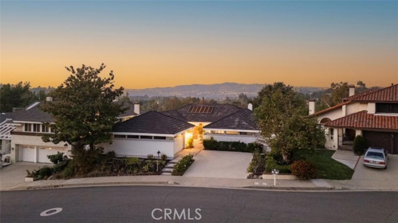 Orange, Orange, 92869, United States, 2 Bedrooms Bedrooms, ,2 BathroomsBathrooms,Residential,For Sale,1988666