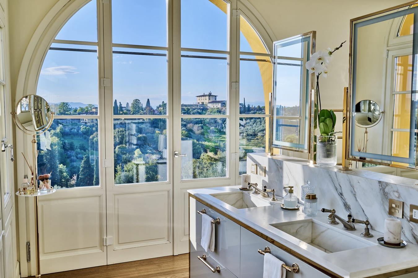 Florence, FI, Italy, 6 Bedrooms Bedrooms, ,9 BathroomsBathrooms,Residential,For Sale,1988660