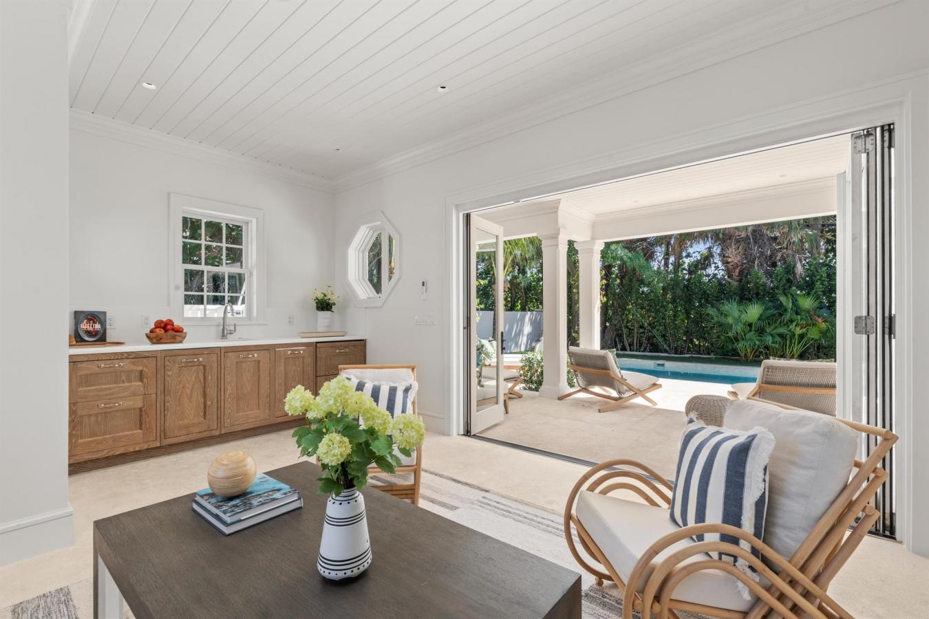 Palm Beach, Florida, 33480, United States, 4 Bedrooms Bedrooms, ,6 BathroomsBathrooms,Residential,For Sale,1988779