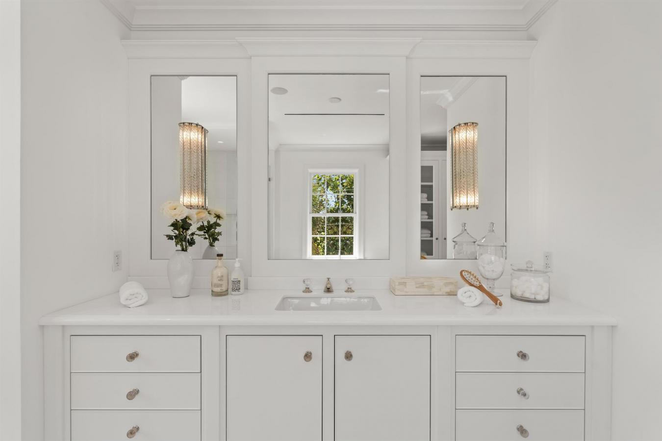 Palm Beach, Florida, 33480, United States, 4 Bedrooms Bedrooms, ,6 BathroomsBathrooms,Residential,For Sale,1988779