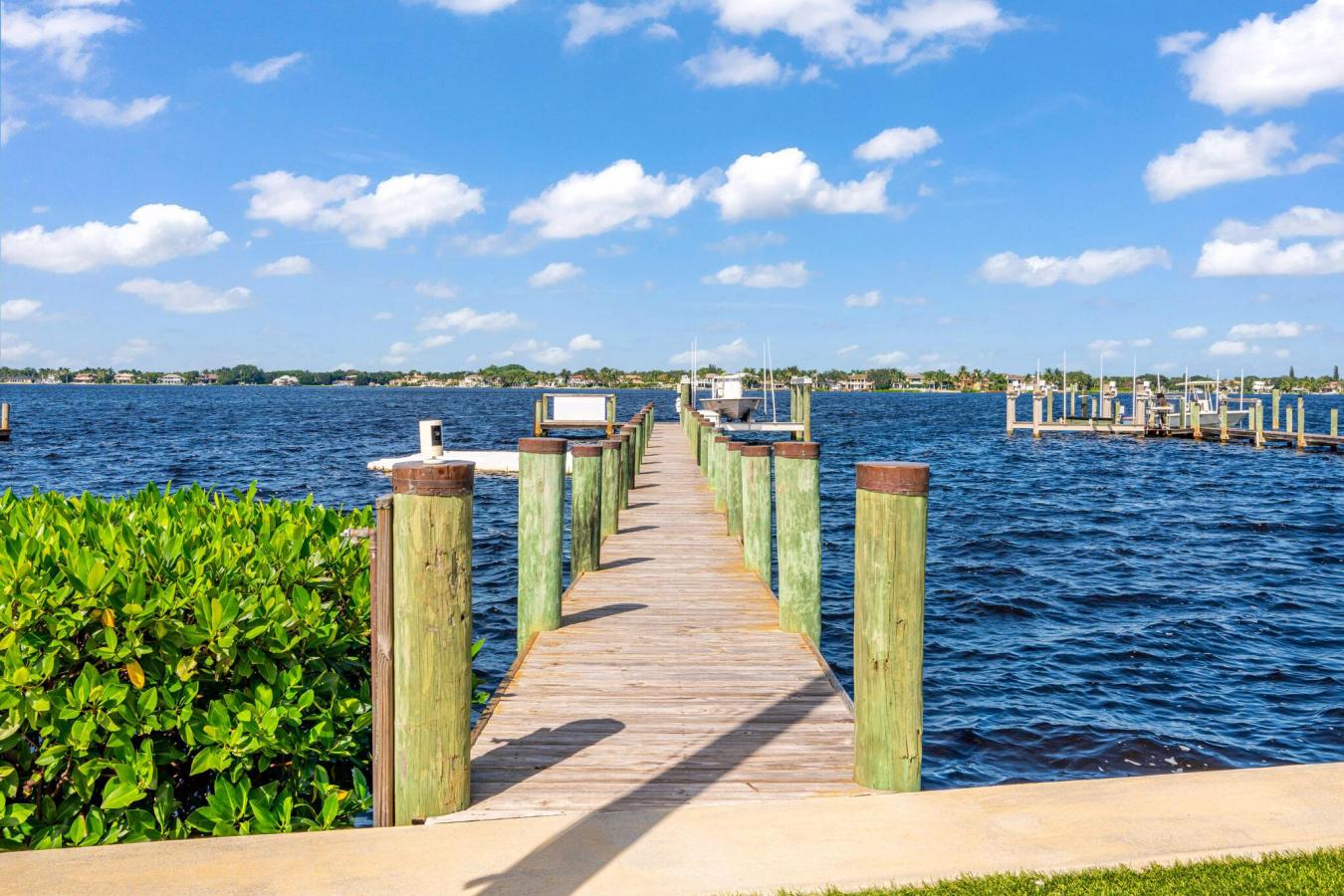 Jupiter, Florida, 33458, United States, 6 Bedrooms Bedrooms, ,6 BathroomsBathrooms,Residential,For Sale,1988778