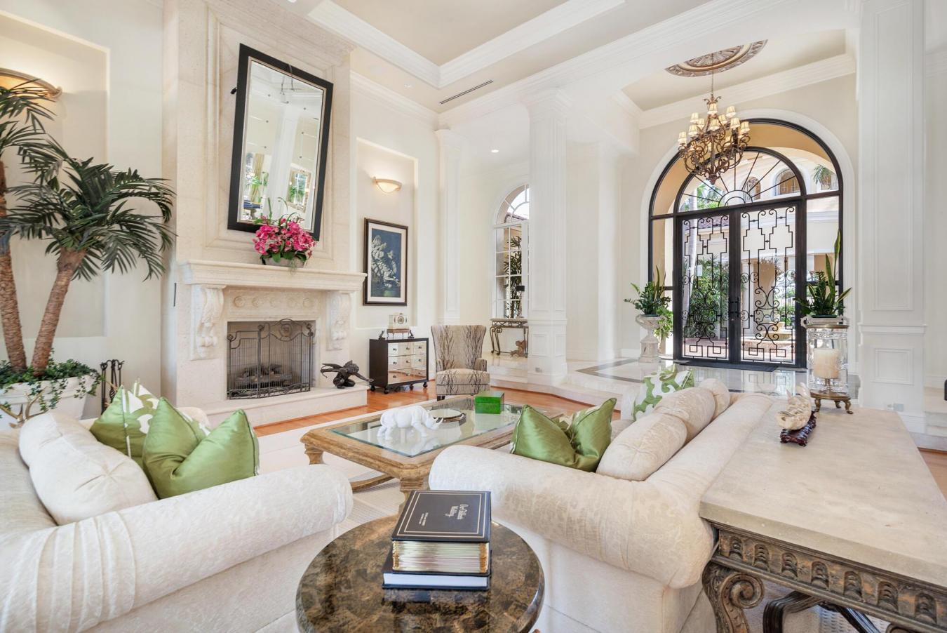 Tequesta, Florida, 33469, United States, 5 Bedrooms Bedrooms, ,5 BathroomsBathrooms,Residential,For Sale,1988776