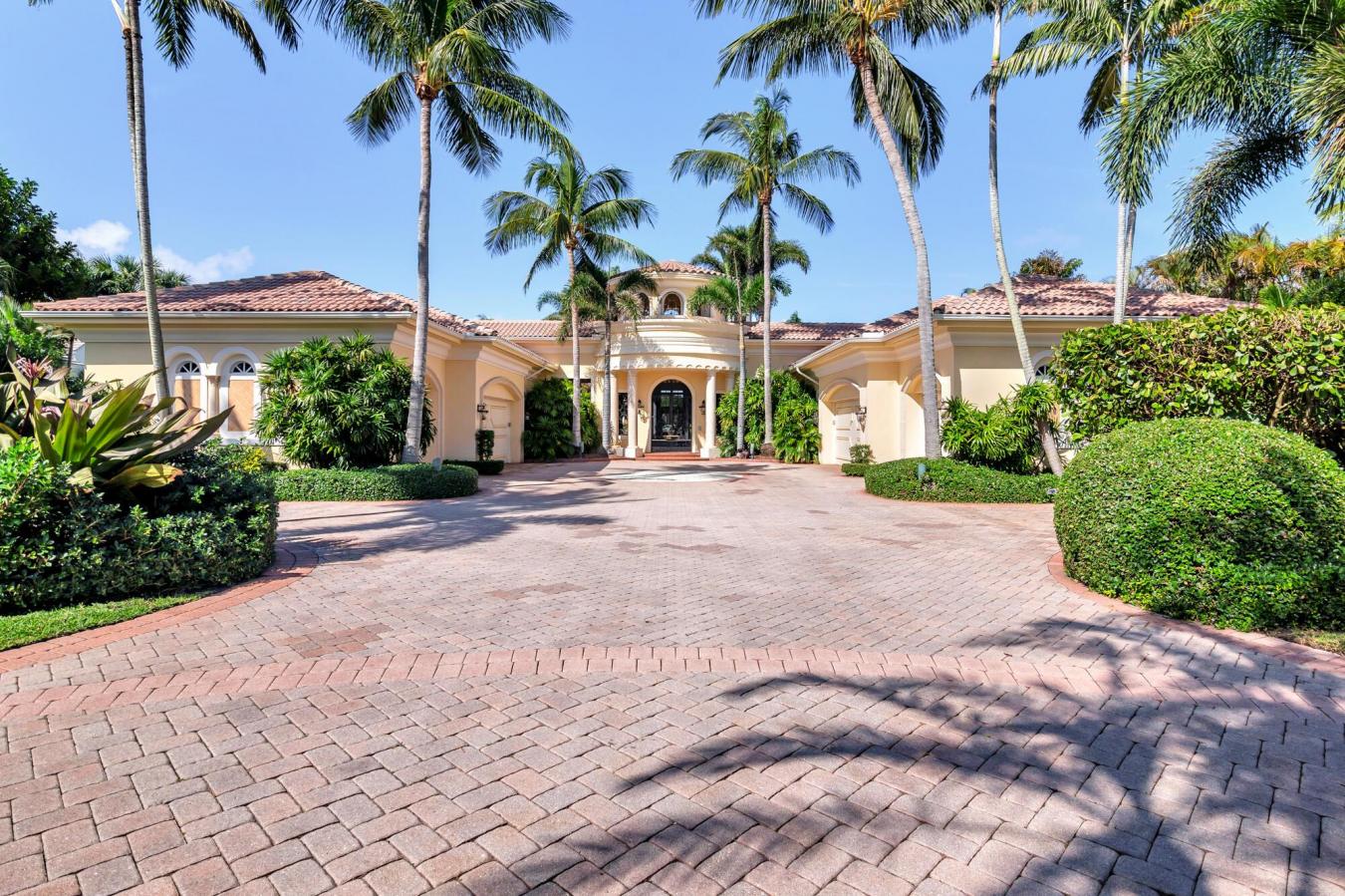 Tequesta, Florida, 33469, United States, 5 Bedrooms Bedrooms, ,5 BathroomsBathrooms,Residential,For Sale,1988776