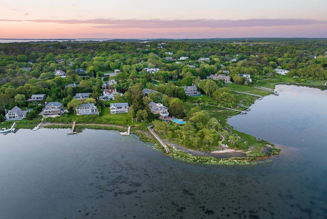 Southampton, New York, 11968, United States, 4 Bedrooms Bedrooms, ,5 BathroomsBathrooms,Residential,For Sale,1988777