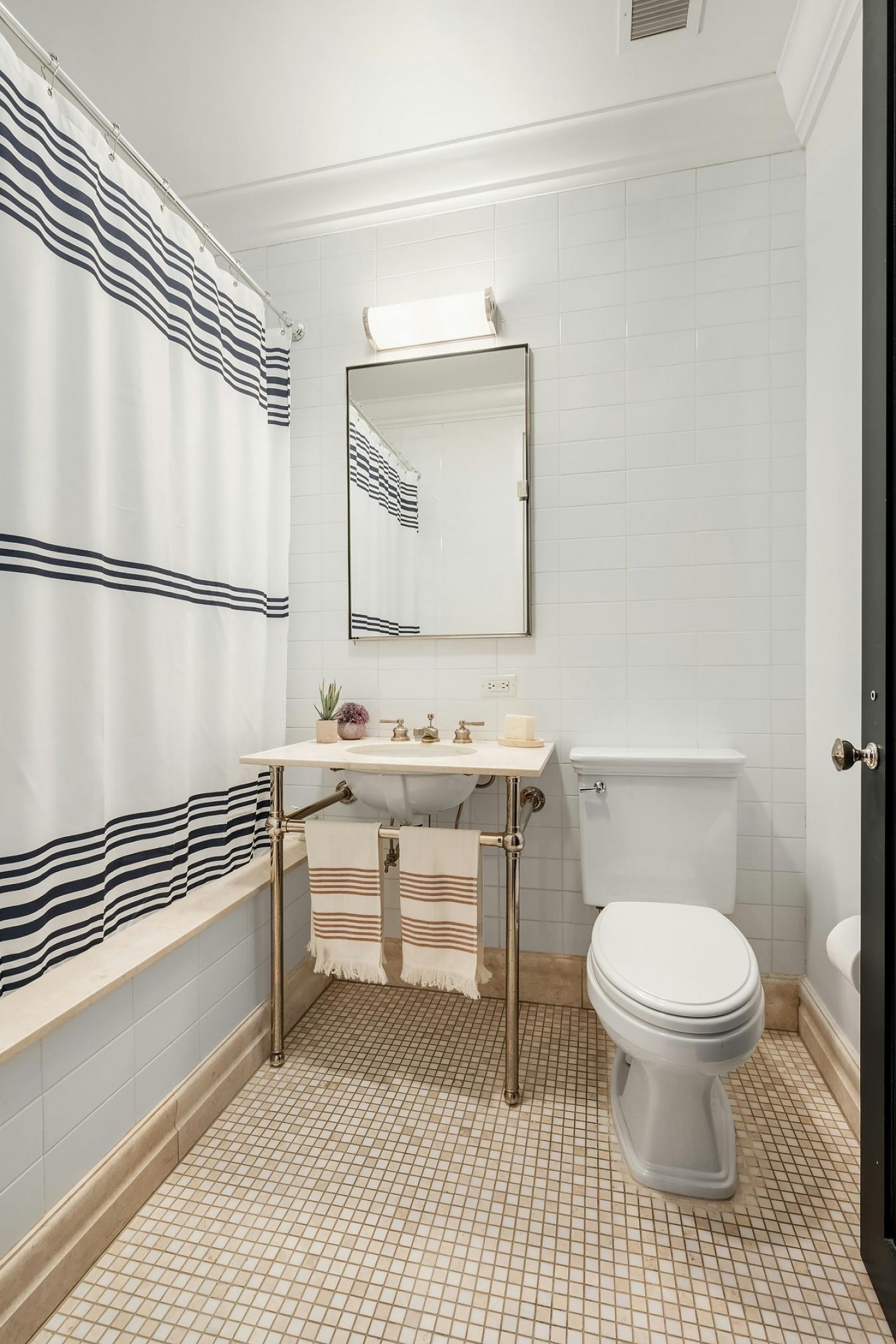 NoMad, New York, 10010, United States, 3 Bedrooms Bedrooms, ,3 BathroomsBathrooms,Residential,For Sale,1988774