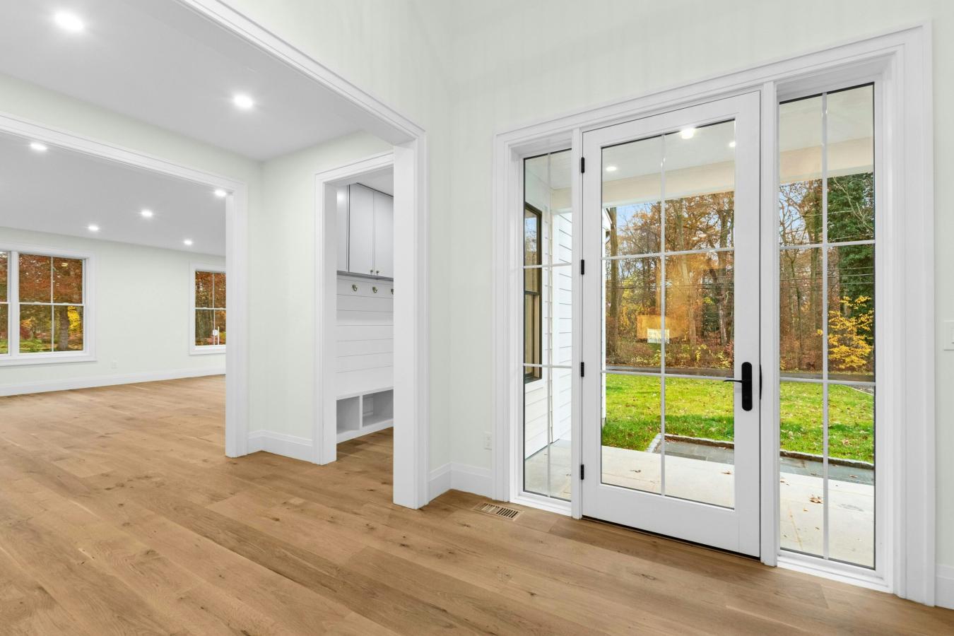 Darien, Connecticut, 06820, United States, 5 Bedrooms Bedrooms, ,6 BathroomsBathrooms,Residential,For Sale,1988772