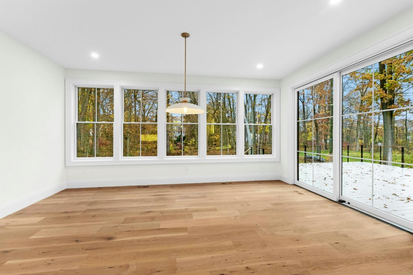 Darien, Connecticut, 06820, United States, 5 Bedrooms Bedrooms, ,6 BathroomsBathrooms,Residential,For Sale,1988772