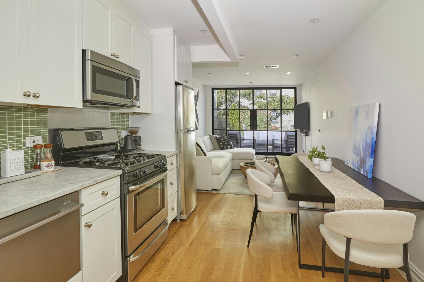 New York, New York, 10023, United States, 8 Bedrooms Bedrooms, ,9 BathroomsBathrooms,Residential,For Sale,1988771