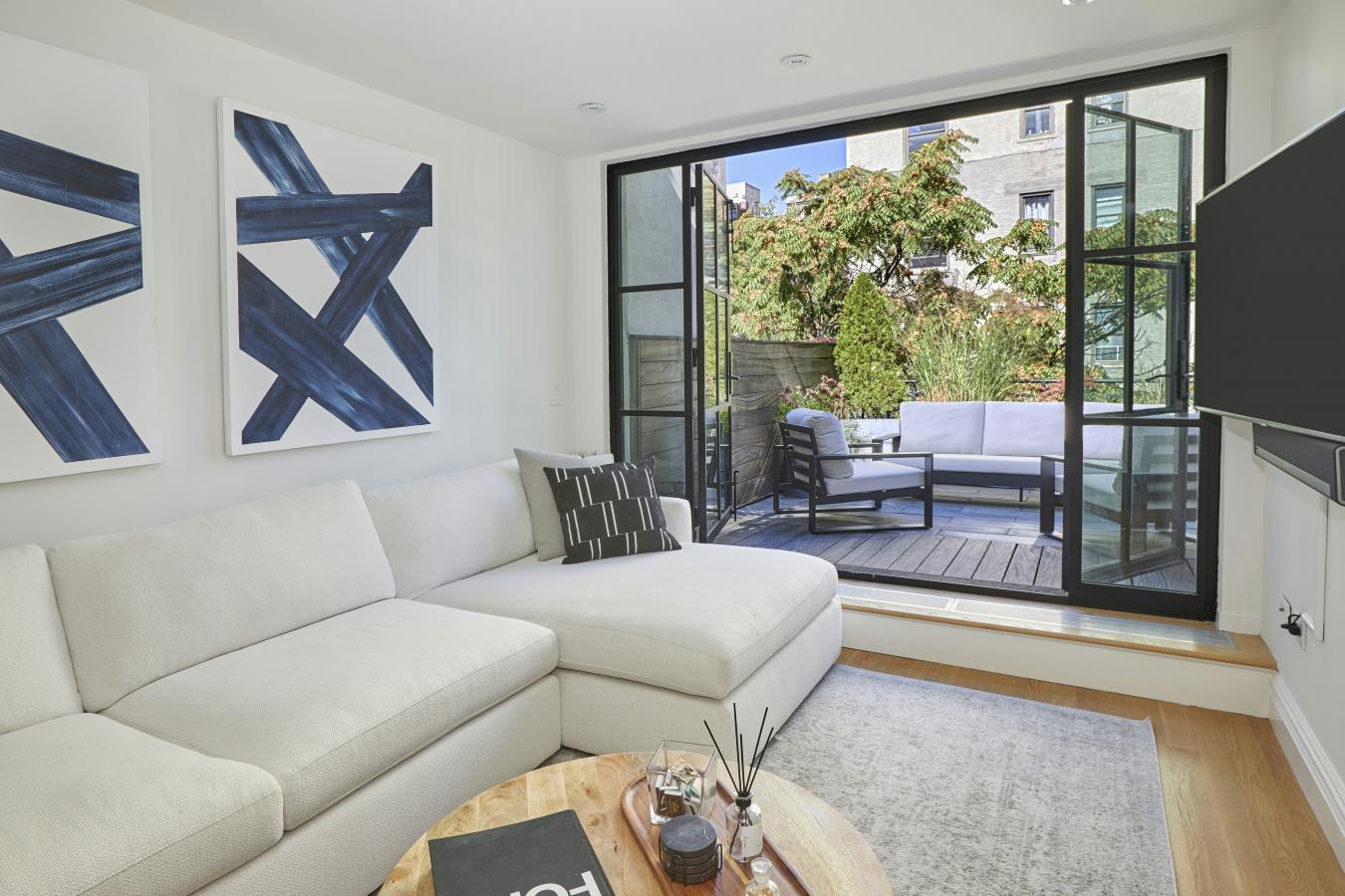 New York, New York, 10023, United States, 8 Bedrooms Bedrooms, ,9 BathroomsBathrooms,Residential,For Sale,1988771