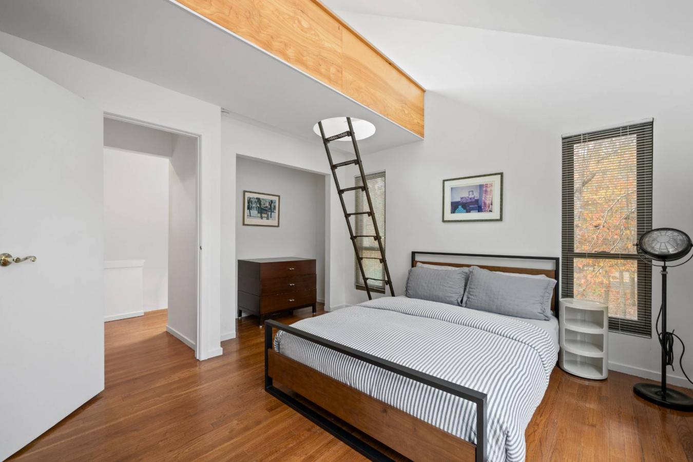 Amagansett, New York, 11930, United States, 4 Bedrooms Bedrooms, ,3 BathroomsBathrooms,Residential,For Sale,1988766