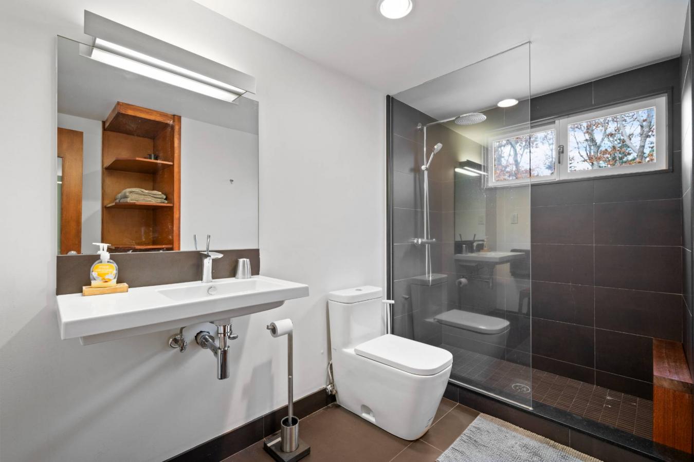 Amagansett, New York, 11930, United States, 4 Bedrooms Bedrooms, ,3 BathroomsBathrooms,Residential,For Sale,1988766