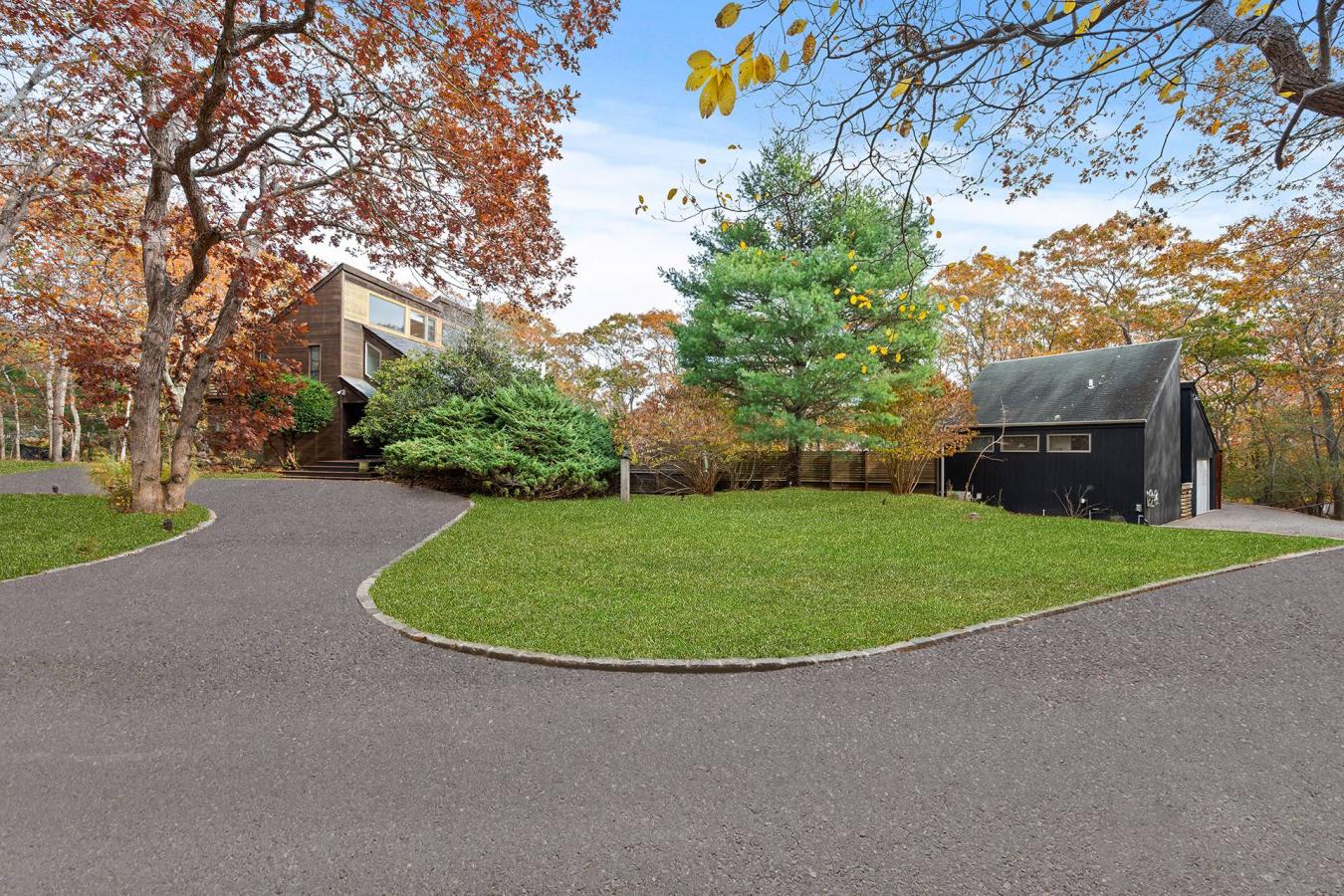 Amagansett, New York, 11930, United States, 4 Bedrooms Bedrooms, ,3 BathroomsBathrooms,Residential,For Sale,1988766