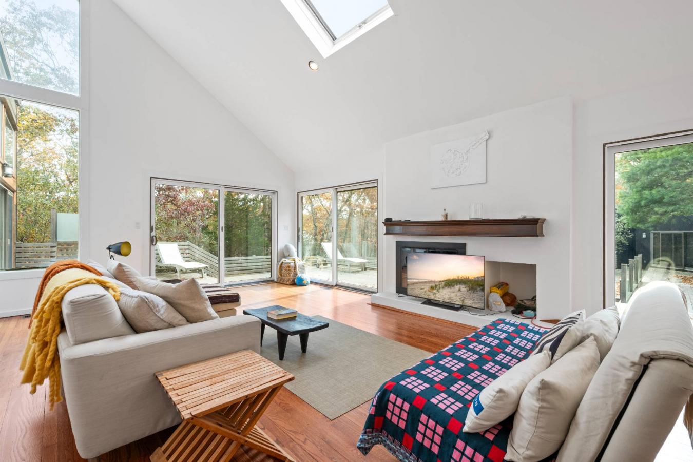 Amagansett, New York, 11930, United States, 4 Bedrooms Bedrooms, ,3 BathroomsBathrooms,Residential,For Sale,1988766