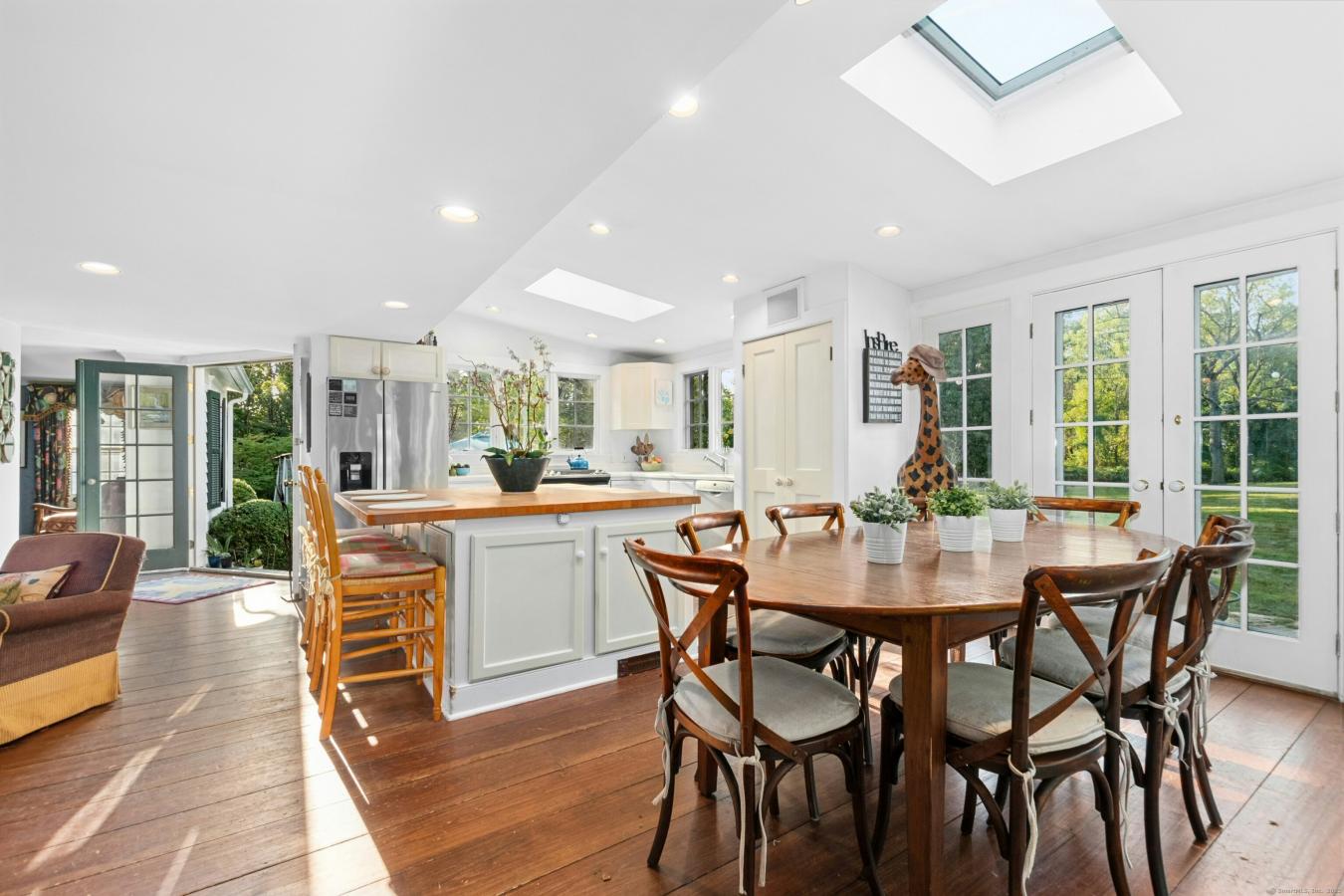 Darien, Connecticut, 06820, United States, 4 Bedrooms Bedrooms, ,3 BathroomsBathrooms,Residential,For Sale,1988765