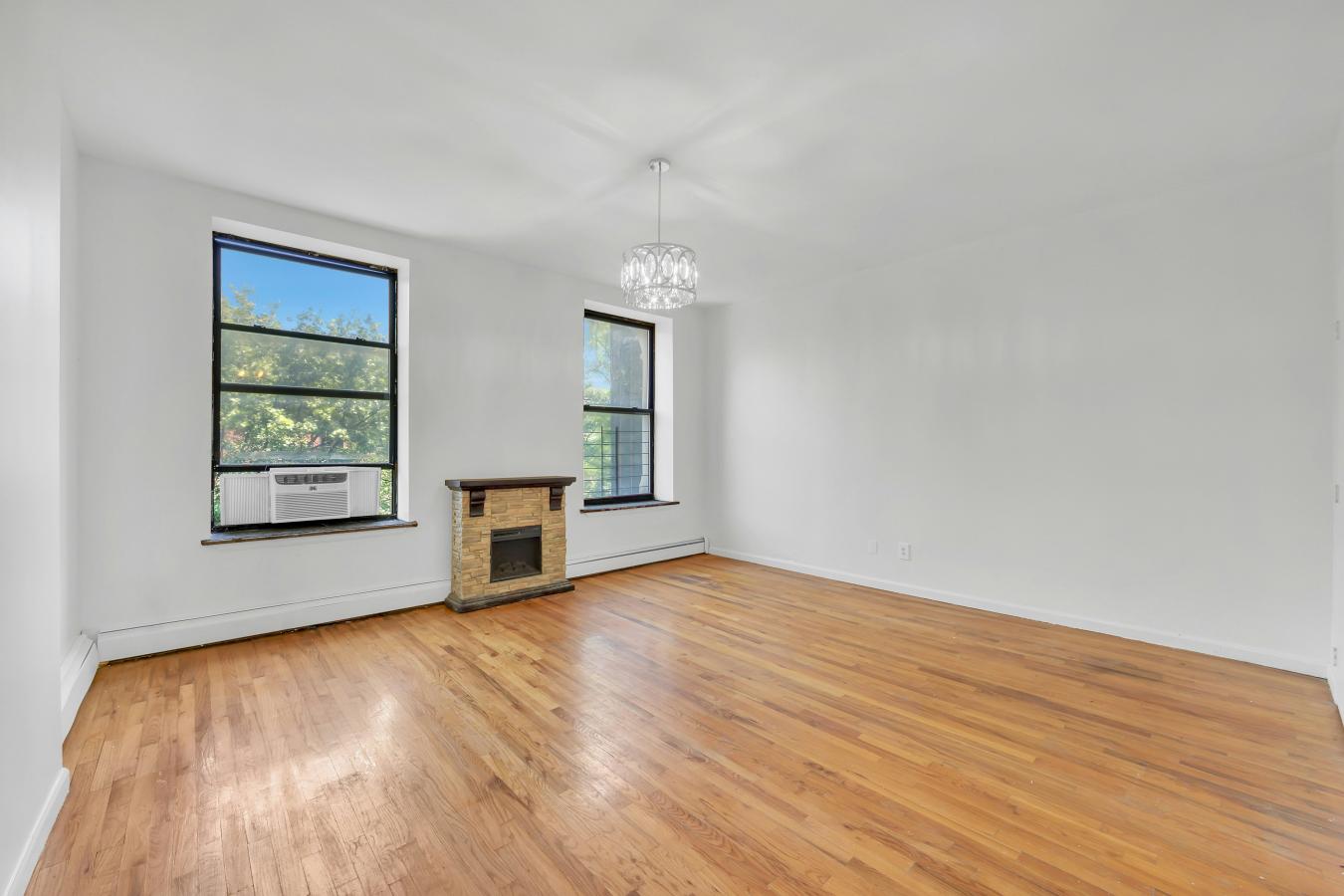 South Harlem, New York, 10027, United States, 9 Bedrooms Bedrooms, ,6 BathroomsBathrooms,Residential,For Sale,1988764