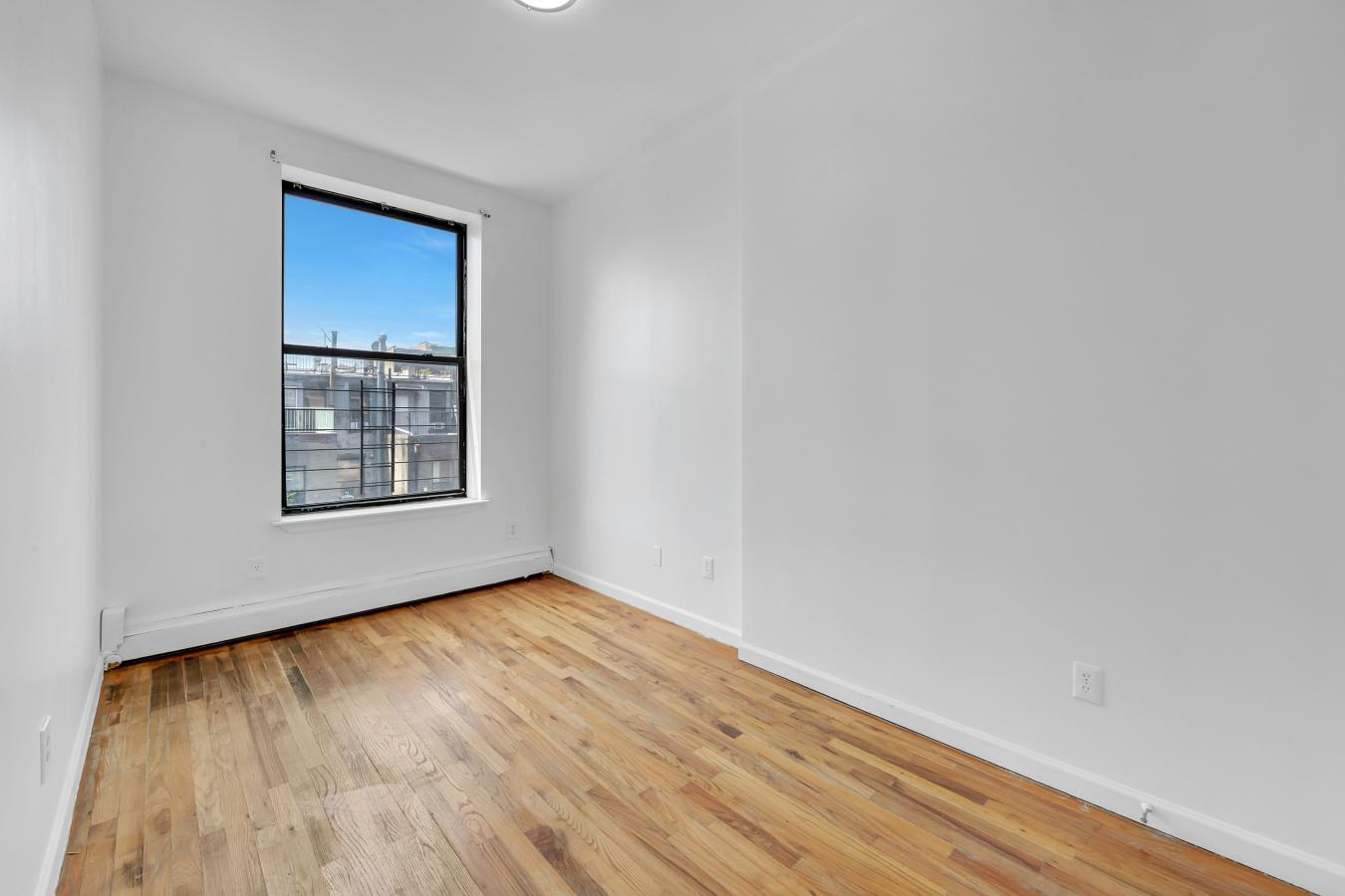 South Harlem, New York, 10027, United States, 9 Bedrooms Bedrooms, ,6 BathroomsBathrooms,Residential,For Sale,1988764