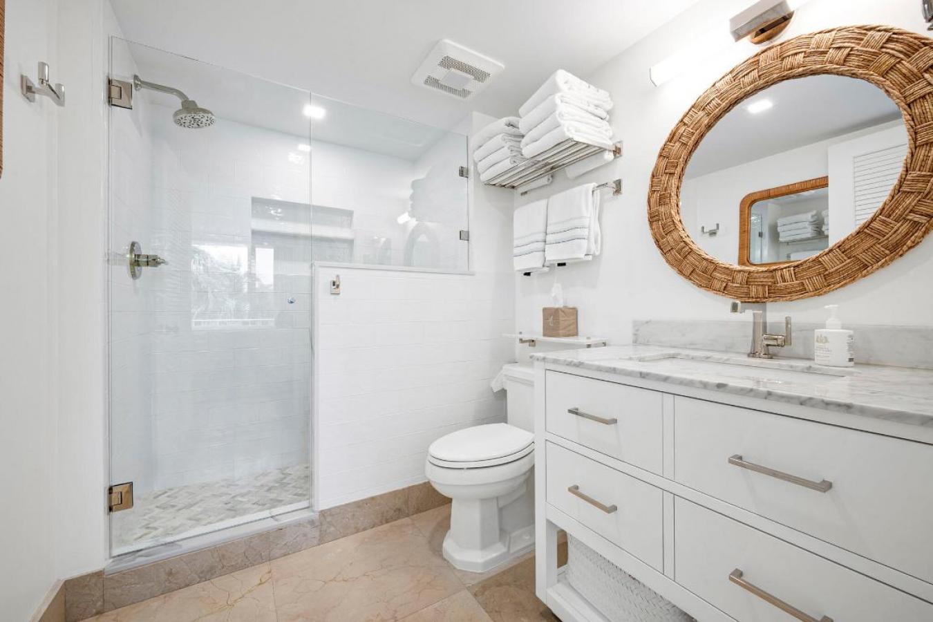 Palm Beach, Florida, 33480, United States, 2 Bedrooms Bedrooms, ,2 BathroomsBathrooms,Residential,For Sale,1988763