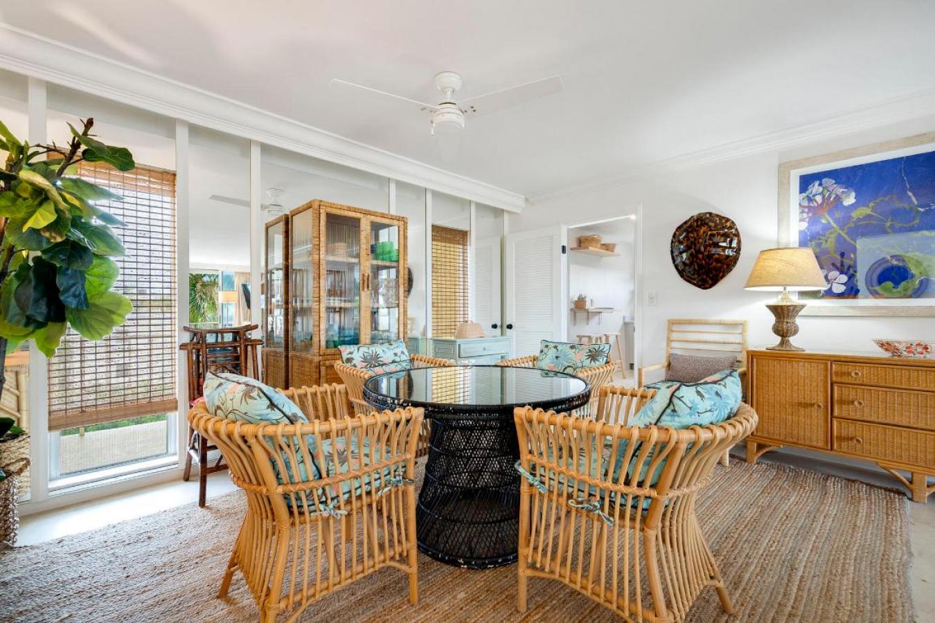 Palm Beach, Florida, 33480, United States, 2 Bedrooms Bedrooms, ,2 BathroomsBathrooms,Residential,For Sale,1988763