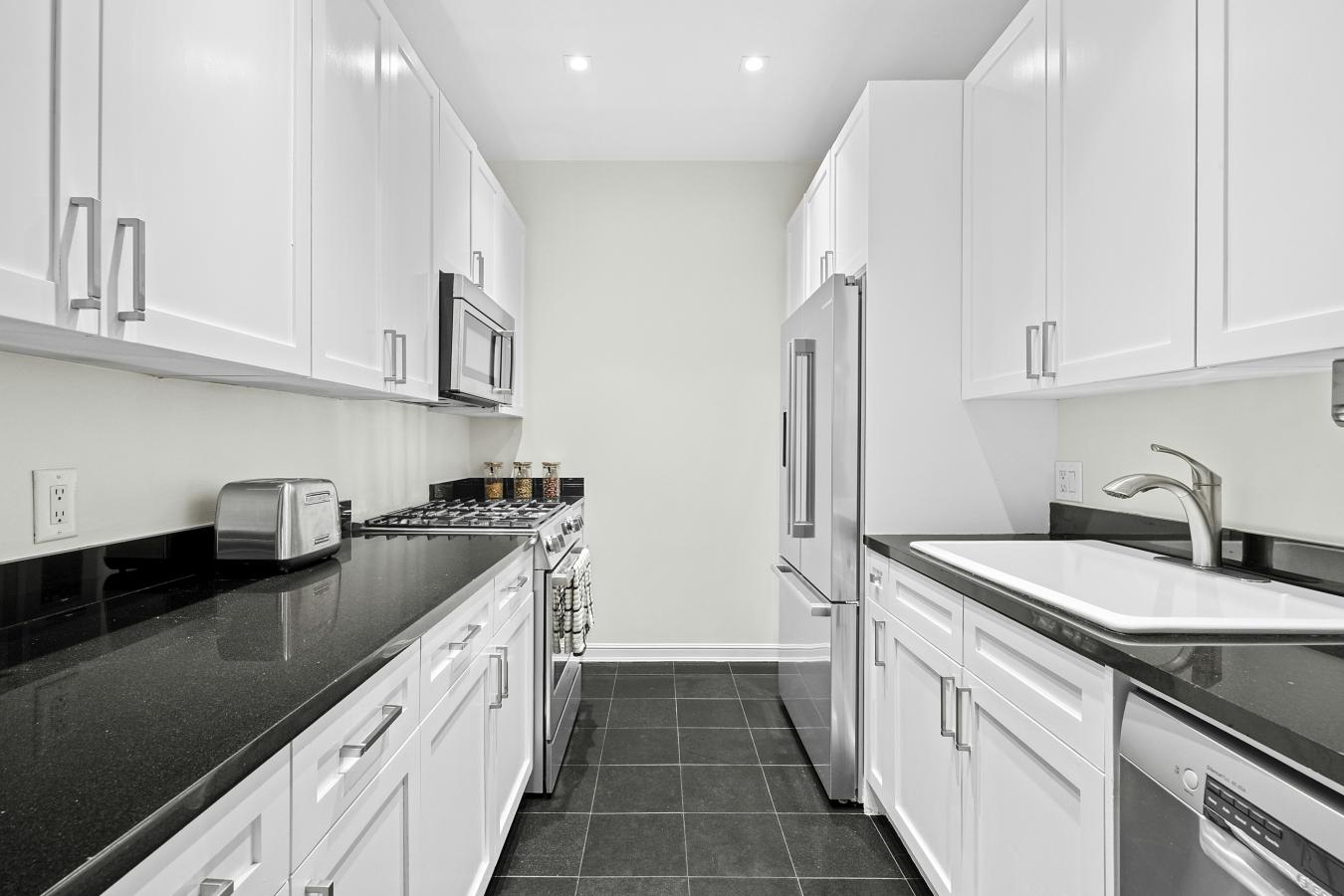 Chelsea, New York, 10001, United States, 2 Bedrooms Bedrooms, ,2 BathroomsBathrooms,Residential,For Sale,1988760