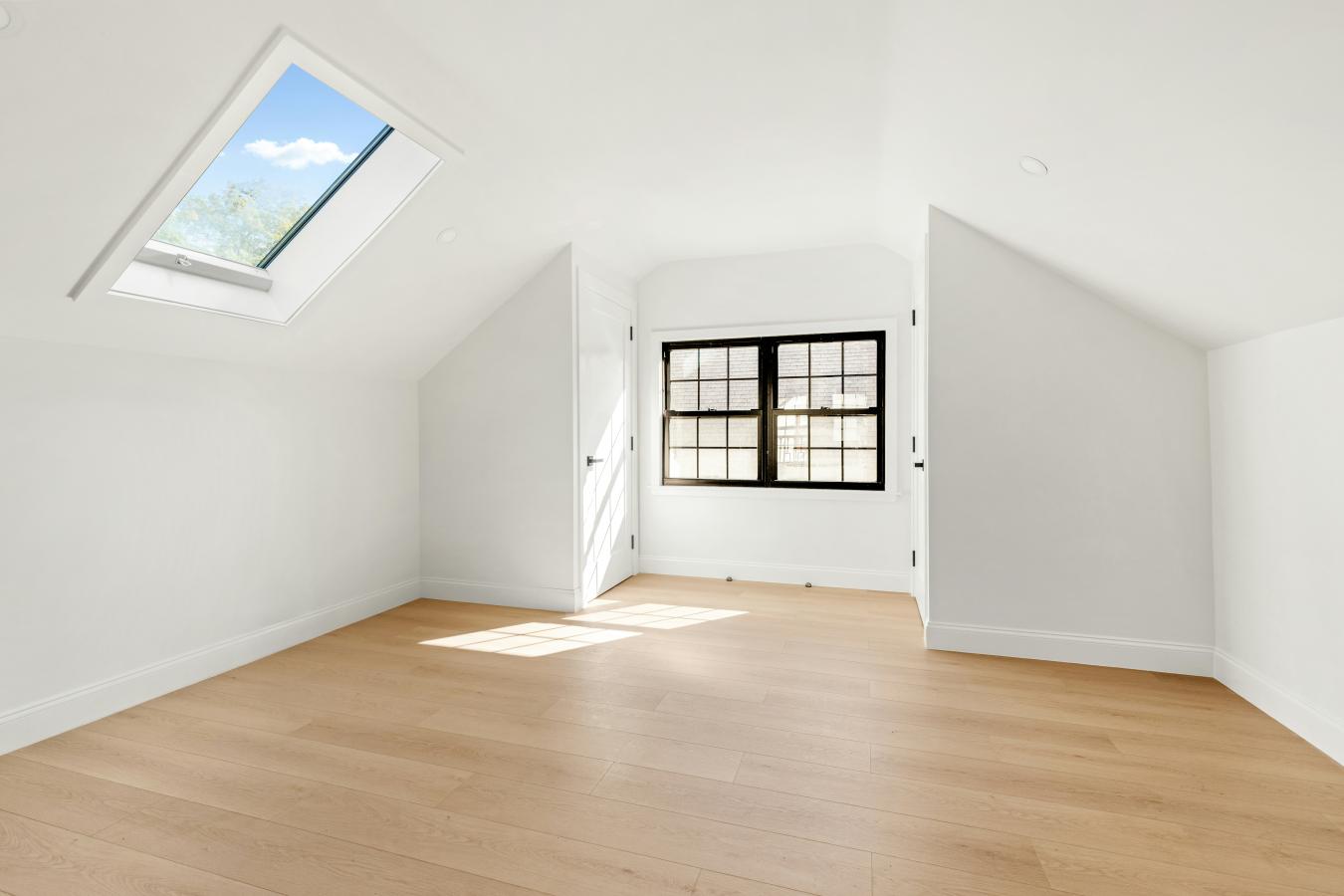 Jamaica Estates, New York, 00000, United States, 5 Bedrooms Bedrooms, ,3 BathroomsBathrooms,Residential,For Sale,1988658