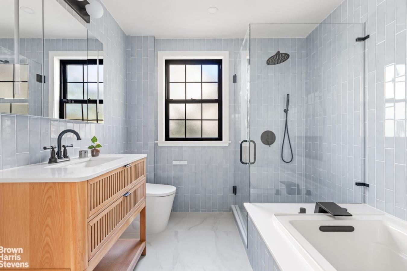 Jamaica Estates, New York, 00000, United States, 5 Bedrooms Bedrooms, ,3 BathroomsBathrooms,Residential,For Sale,1988658