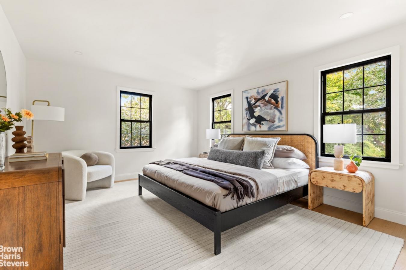 Jamaica Estates, New York, 00000, United States, 5 Bedrooms Bedrooms, ,3 BathroomsBathrooms,Residential,For Sale,1988658