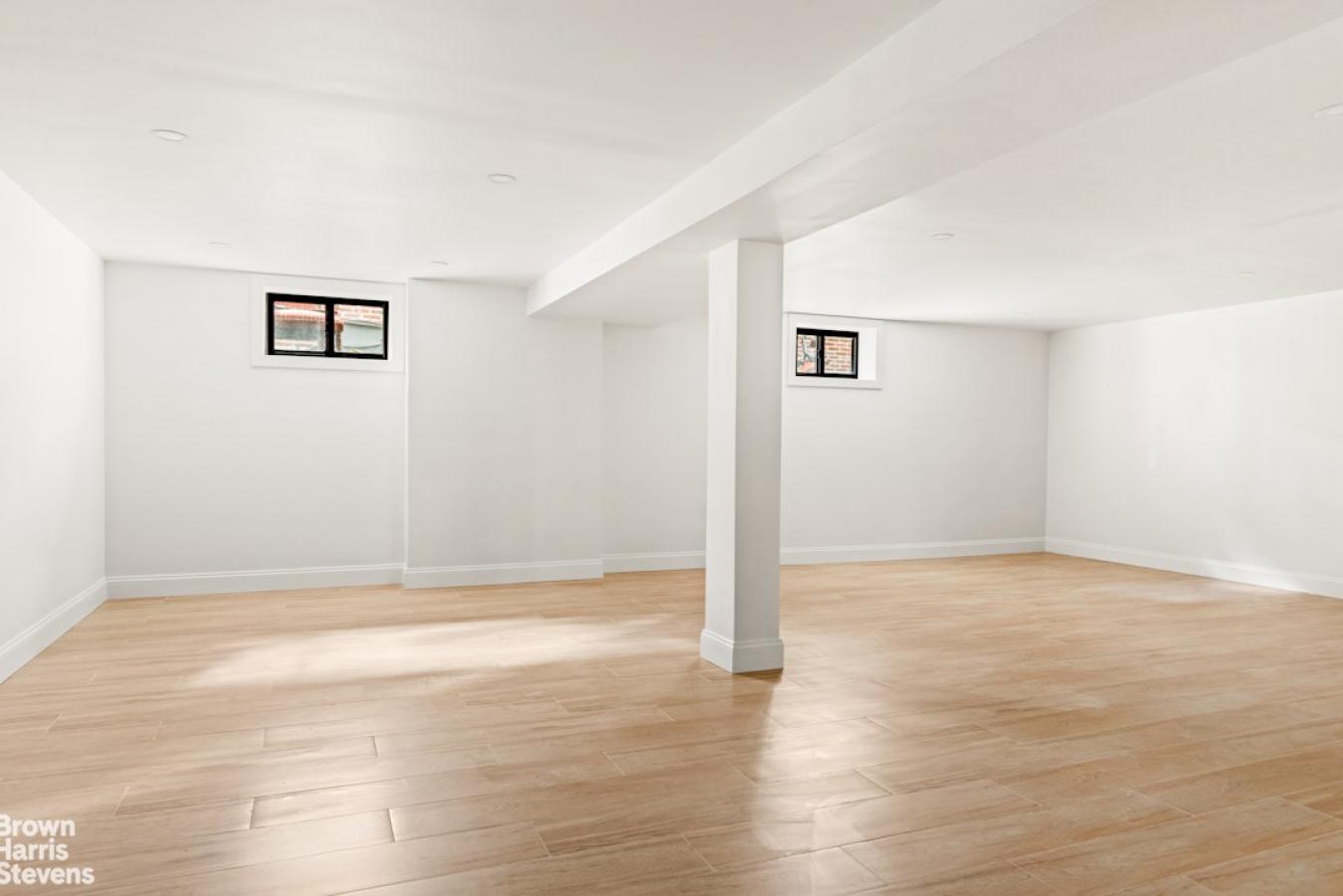 Jamaica Estates, New York, 00000, United States, 5 Bedrooms Bedrooms, ,3 BathroomsBathrooms,Residential,For Sale,1988658