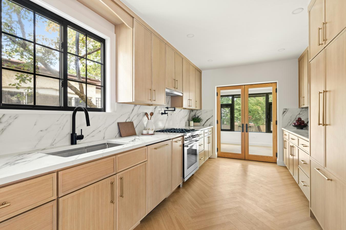 Jamaica Estates, New York, 00000, United States, 5 Bedrooms Bedrooms, ,3 BathroomsBathrooms,Residential,For Sale,1988658