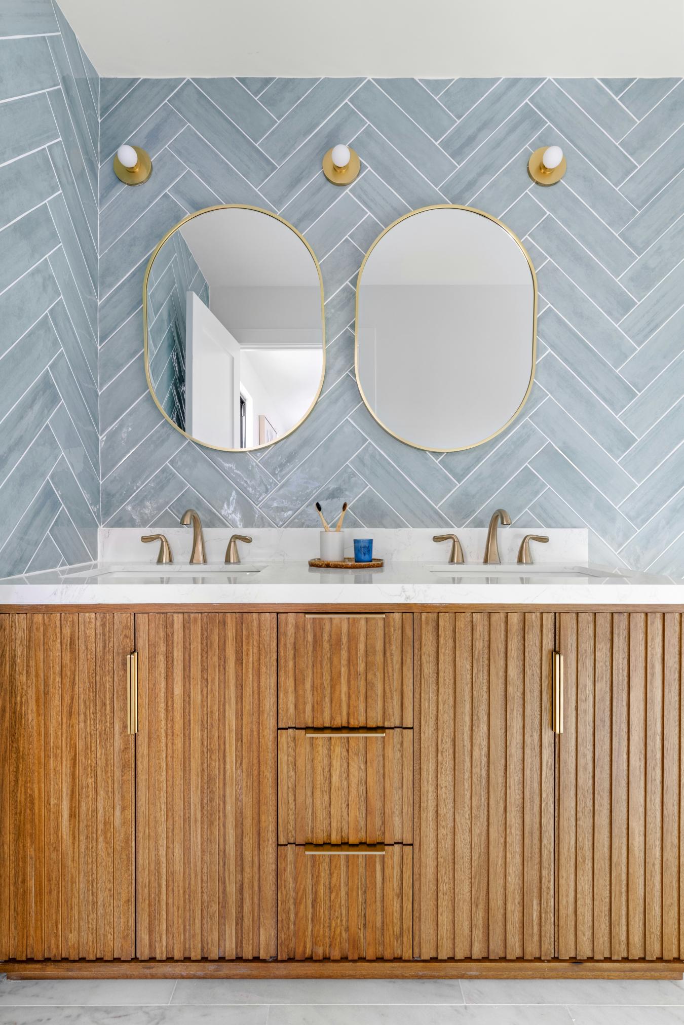 Jamaica Estates, New York, 00000, United States, 5 Bedrooms Bedrooms, ,3 BathroomsBathrooms,Residential,For Sale,1988658