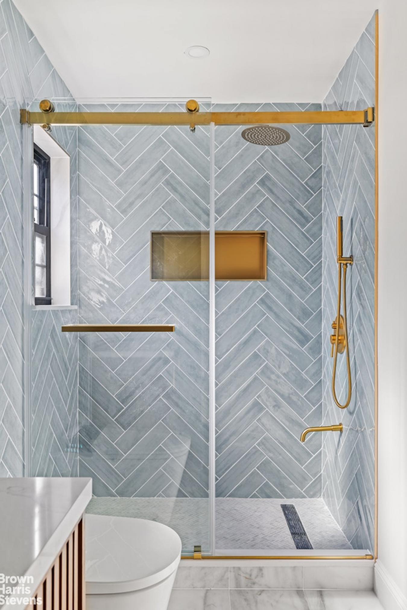 Jamaica Estates, New York, 00000, United States, 5 Bedrooms Bedrooms, ,3 BathroomsBathrooms,Residential,For Sale,1988658