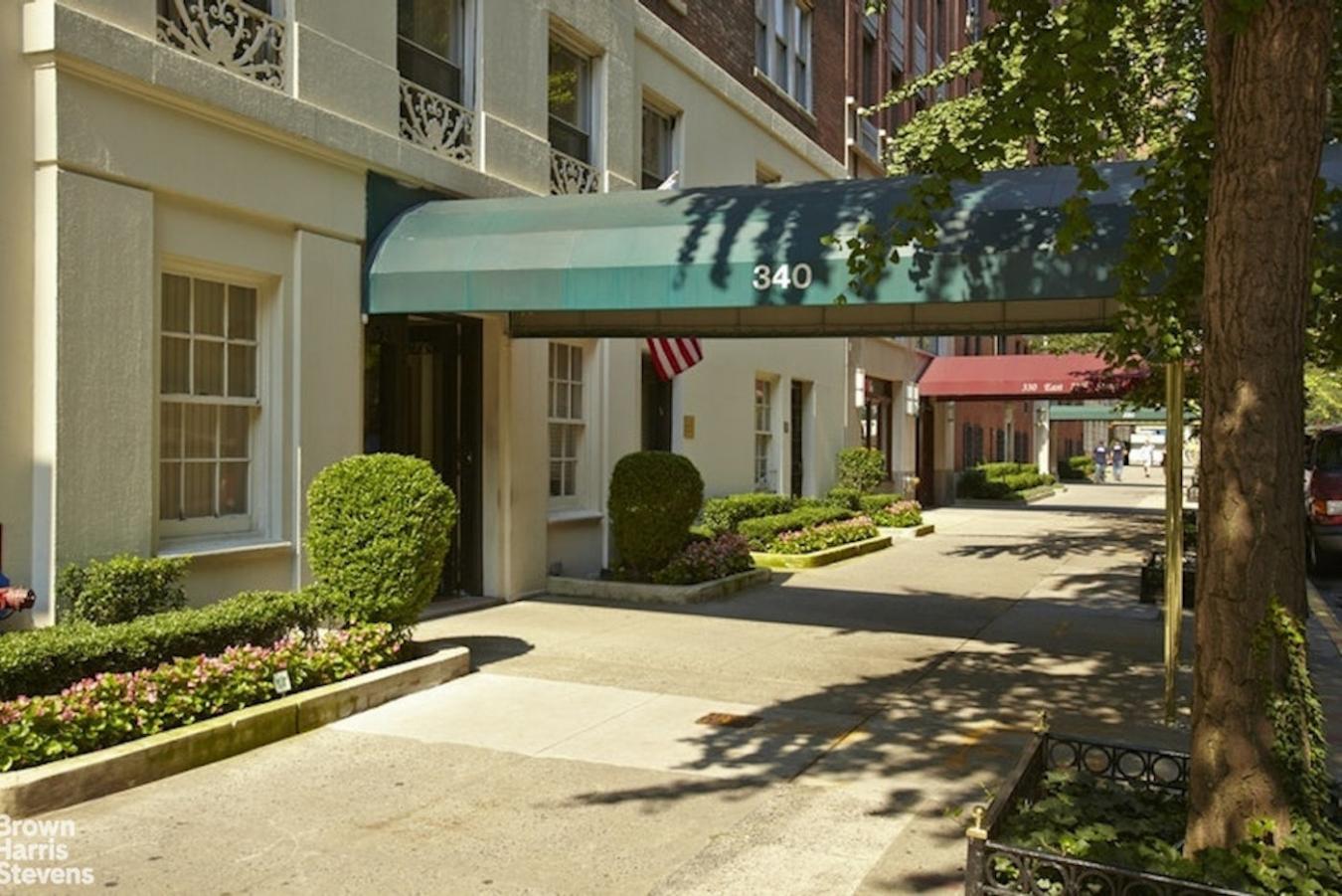 New York, New York, 10021, United States, 3 Bedrooms Bedrooms, ,3 BathroomsBathrooms,Residential,For Sale,1988657