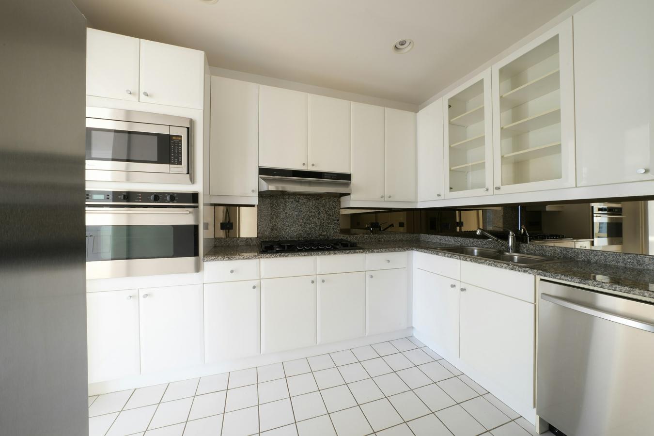 New York, New York, 10017, United States, 2 Bedrooms Bedrooms, ,2 BathroomsBathrooms,Residential,For Sale,1988656